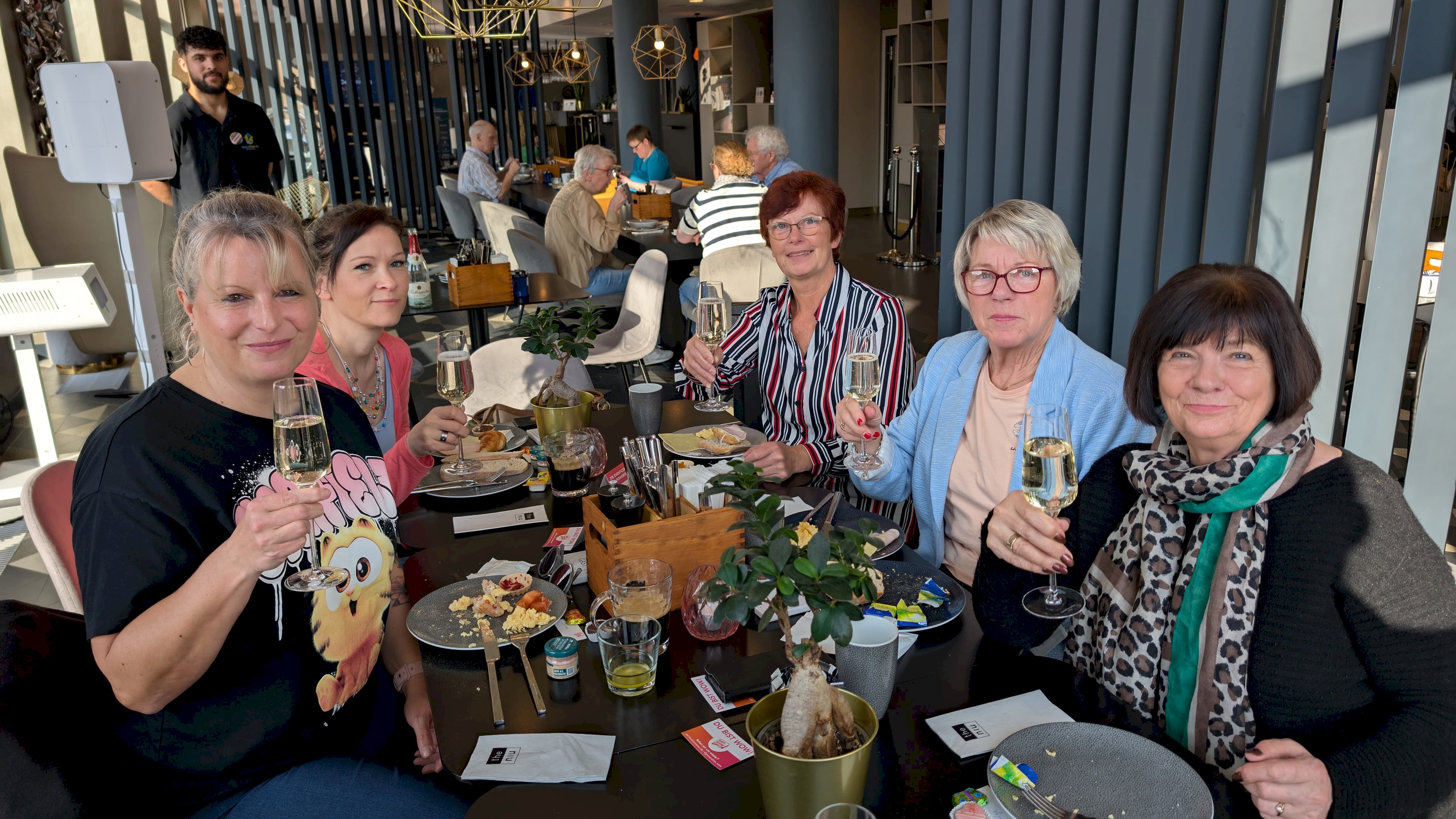 Frühstückstreffen in Halle